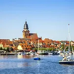 Maremüritz Yachthafen Hotel 2*