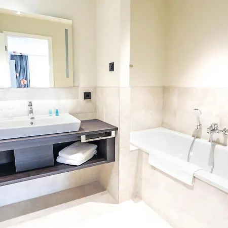 Maremueritz Yachthafen فارين