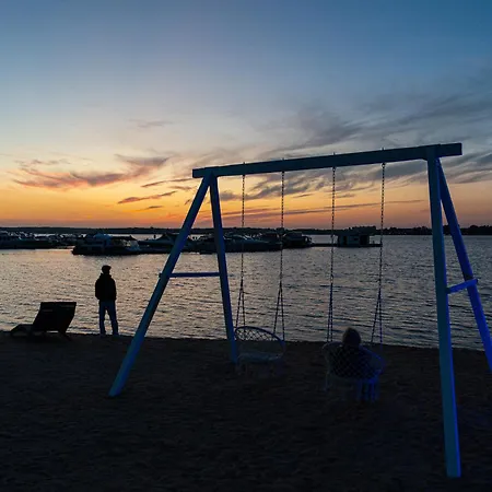 منتجع Maremueritz Yachthafen 2*