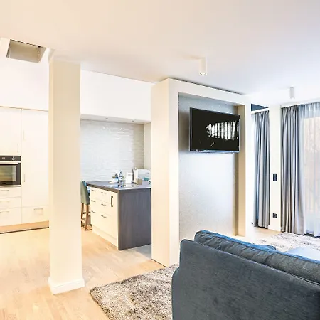 Maremueritz Yachthafen فارين